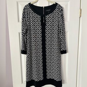 White House Black Market Never Worn Shift Dress, Black/White Size L
